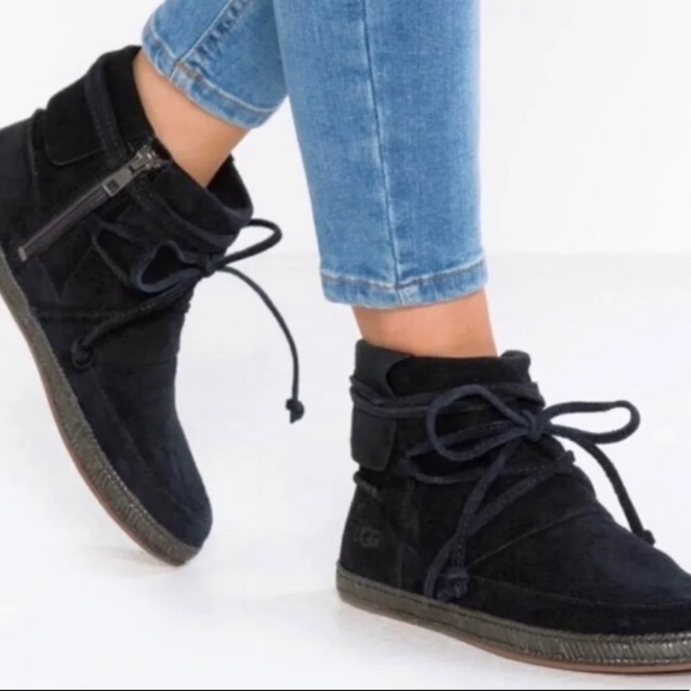 UGG REID MOC In Black sz 9 Suede lace up tie NICE